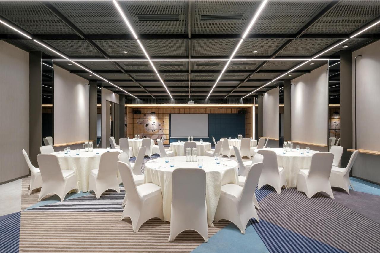 Ibis Surabaya Tidar Hotel Kültér fotó