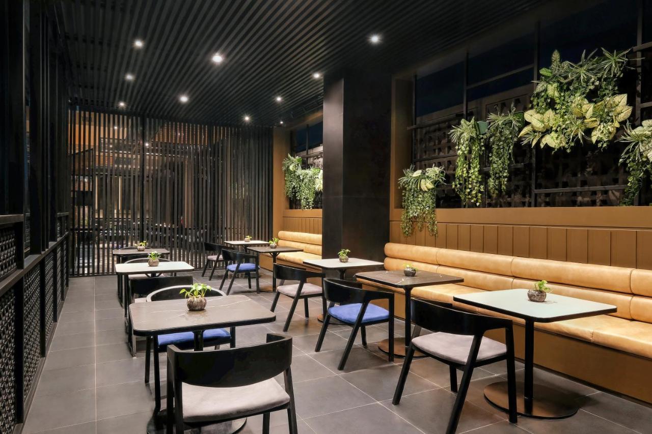 Ibis Surabaya Tidar Hotel Kültér fotó